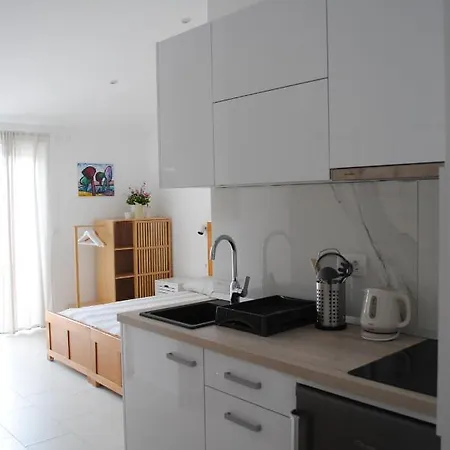 Natura Lägenhet Makarska